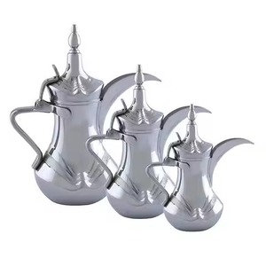 Cafetera árabe Dallah de acero inoxidable martillado con relieve floral dorado, tetera artesanal para eventos de Ramadán y servicio de hostelería - Product Image 4