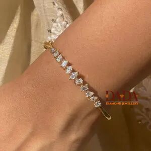 กำไลข้อมือเพชรสำหรับสตรีประดับอัญมณีทรงโค้งมรกตหลายรูปทรงพิเศษ - Product Image 6