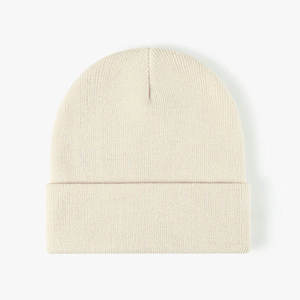 Fournisseur de bonnets en tricot à revers personnalisés pour les marques de streetwear, logo brodé, bonnet en acrylique en gros - Product Image 2