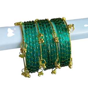 Ensemble de bracelets Churiyan en perles de verre, finition ombrée, accents scintillants, couleurs personnalisées, designs traditionnels kashmiris, bracelets tendance - Product Image 1