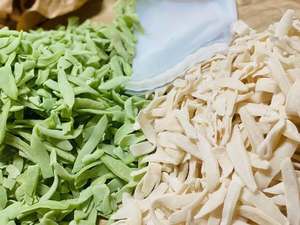 มะพร้าวอ่อนอบแห้งรสแพนดัน เกรดส่งออก ขนมหวานแปลกใหม่จากเวียดนาม - Product Image 2