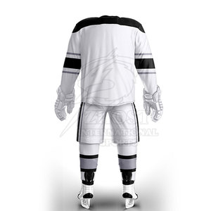 Uniforme de hockey sur glace confortable avec coussinets souples offrant soutien, flexibilité et performance pour un jeu actif - Product Image 2