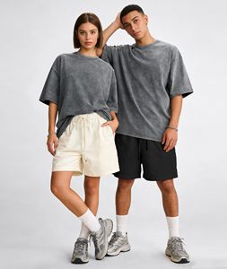 Camiseta de corte holgado y pesado con efecto lavado, disponible en estilo liso teñido, transpirable, de jersey, con hombros caídos. - Product Image 3