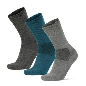 Chaussettes de sport montantes en polyester/coton respirantes, confortables et écologiques de haute qualité pour femmes – Idéales pour le basketball et le style décontracté - Product Image 1
