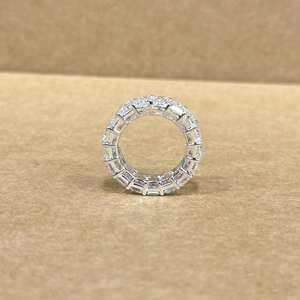 Anillo de Eternidad de Lujo en Oro Blanco de 14k con Diamantes en Forma de Esmeralda LGD, 12.21 CT de Peso Total, Diseño de Aniversario de Bodas - Product Image 1