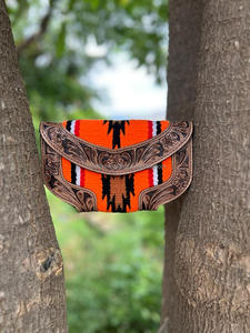 Nouvelle pochette en cuir usiné aztèque occidental élégant véritable sacs à main d'outillage marron Vintage faits à la main pochette en cuir matelassé aztèque Unique - Product Image 3