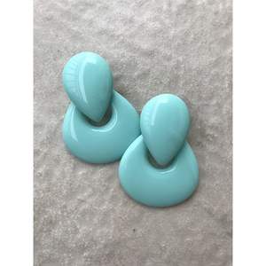 Boucles d'oreilles en résine élégantes, finition brillante, design moderne, structure durable, fournitures de perlage de luxe, conçues par des artisans expérimentés - Product Image 1