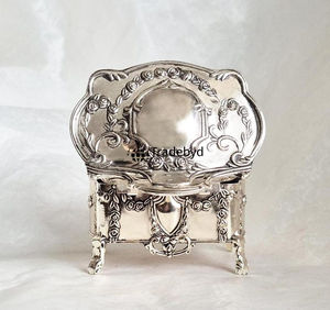 Boîte décorative en métal moderne, élégant organisateur de rangement par Tradebyd - Product Image 4