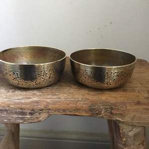 Bol de service en laiton de style vintage, parfait pour servir des fruits, des collations, des fruits secs, des bonbons à la maison, dans la cuisine ou à la salle à manger. - Product Image 2