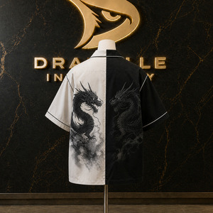 Chemise de bowling personnalisée avec motif dragon Y2K pour homme, noire et blanche, coupe oversize, col camp, streetwear, boutonnée, vente en gros - Product Image 2