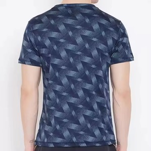 เสื้อยืดสตรีทแวร์ผ้าเจอร์ซีย์เนื้อหนัก 100% คอตตอน คุณภาพสูง สไตล์วินเทจ ล้างสีแล้ว สำหรับผู้ชาย พร้อมโลโก้แบบกำหนดเอง - Product Image 6