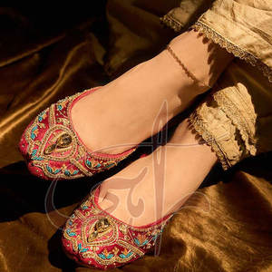 Precio Económico, Venta Directa de Fábrica, Khussa de Alta Calidad para Mujer, Nuevo Estilo, Antideslizante, de Gamuza y Terciopelo, con Suela Antideslizante - Product Image 4