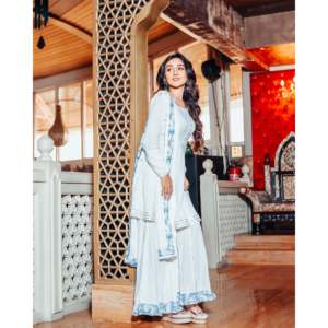 Ensemble de costume en mousseline de soie respirante Gotta blanc riche pour femmes, taille XS - Product Image 5