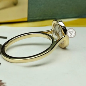 Anillo de Compromiso de Tres Piedras con Diamante Ovalado Cultivado en Laboratorio de 3 TCW en Oro de 14K, Certificado IGI, Joyería Nupcial de Lujo para Mujer - Product Image 2