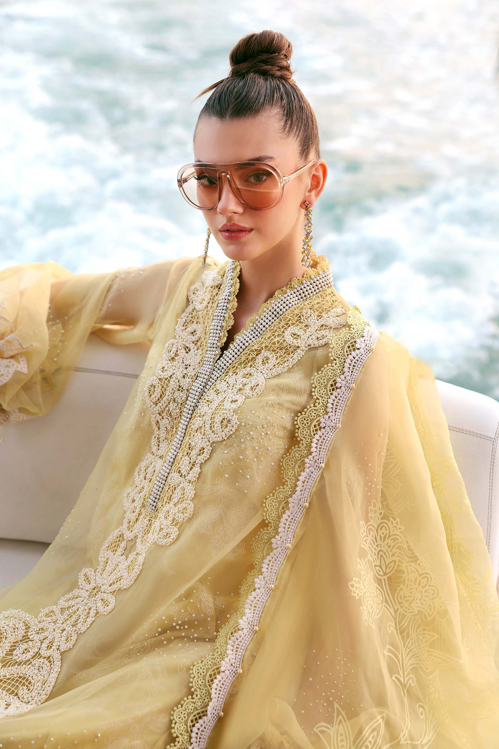 Jaune