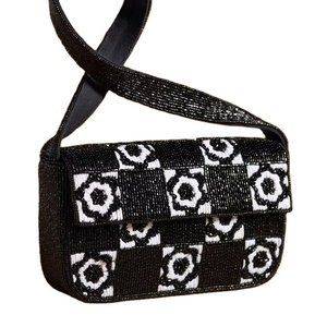 Pochette de mariée artisanale élégante pour femme, sac de soirée de créateur orné de perles métalliques et de pierres, avec rabat et grande capacité de rangement multifonctionnel - Product Image 1