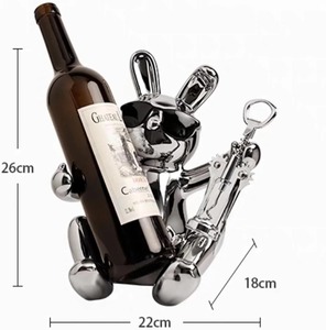Support à vin en métal sculptural tendance, présentoir à bouteilles contemporain - Product Image 1