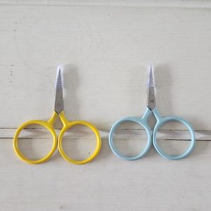 Tijeras de Adelgazamiento de Acero Inoxidable para Corte de Cabello, Diseño para Diestros con Cuchilla Afilada y Mango Corto - Product Image 4