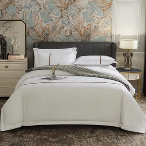 Juego de Edredón Moderno Blanco Tejido, 400 Hilos, 3 Piezas, Estilo Hotel, Diseño Sólido, Material de Algodón, Lavable a Máquina - Product Image 1