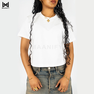 เสื้อยืดครอปท็อปสีขาวพิมพ์โลโก้ OEM สำหรับผู้หญิง คอริบหนา สตรีทแวร์ ผ้าฝ้าย ขายดีที่สุด ผลิตโดย MAANIFY - Product Image 2