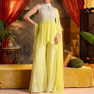 Ensemble palazzo traditionnel jaune citron pour l'été |   Ensemble Sharara à col halterneck fortement brodé |   Robe longue en Georgette de créateur - Product Image 3
