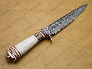 Cuchillo de caza DIY OEM de acero de Damasco con mango de hueso y latón, hoja fija dentada, alta durabilidad para exteriores - Product Image 5
