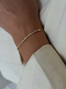 Pulsera de cadena minimalista de oro macizo de 14K con diamantes cultivados en laboratorio engastados en bisel, pulsera de tenis con diamantes redondos para mujer - Product Image 4