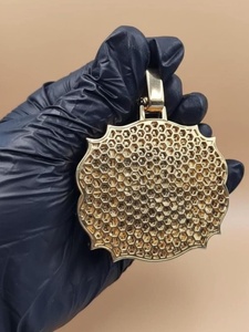 จี้เพชรโมอิสซาไนต์ VVS เงินแท้ 925 ประดับเพชรเต็มวง จี้รูปวงกลมตัวอักษรสองสี สไตล์ฮิปฮอป สำหรับเป็นของขวัญวันครบรอบ - Product Image 3