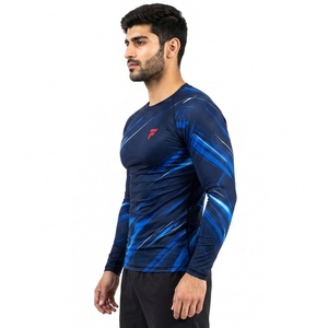 Rashguard professionnel pour hommes, conçu avec des matériaux durables offrant flexibilité, respirabilité et un confort sportif durable. - Product Image 6