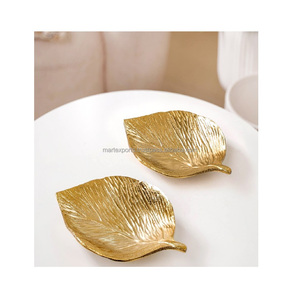 Bandeja DE SERVICIO DE Metal martillado moderna de lujo, Plato decorativo adornado, hecho a mano, duradero para Decoración de mesa de comedor y sala de estar - Product Image 3