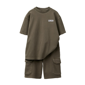 Ensemble de 2 pièces unisexe vert olive, t-shirt avec logo et short, tenue décontractée d'été, manches courtes, col rond, ensemble de vêtements de couleur unie - Product Image 1