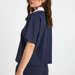 เสื้อผู้หญิงลำลองผ้าฝ้าย 100% ขายส่ง ปักโลโก้ได้ คอเสื้อตัดกันแบบโอเวอร์ไซส์ ตกแต่งด้วย Appliques เป็นมิตรกับสิ่งแวดล้อม เหมาะสำหรับฤดูร้อน รับสั่งทำ - Product Image 5