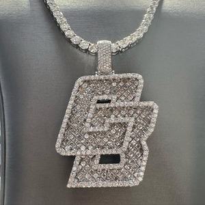 จี้เพชรโมอิสซาไนต์ทรงบริลเลียนต์แบบกำหนดเอง สไตล์ฮิปฮอป ตัวเรือนเงินแท้ 925 ประดับเพชรหรูหรา ดีไซน์ตัวอักษรภาษาอังกฤษ  ของขวัญสุดหรู - Product Image 3