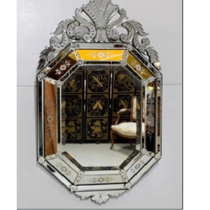 Espejo de Pared de Estilo Barroco Veneciano de Lujo |   Espejo Decorativo con Marco Ornamental Antiguo Hecho a Mano, Espejo con Acentos de Vidrio para Decoración de Interiores - Product Image 1