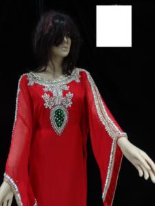 Robe longue élégante en georgette vert émeraude, ornée de cristaux violets royaux et de perles dorées scintillantes, antistatique - Product Image 3