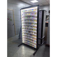 Vitrine murale LED verrouillable pour cartes à collectionner avec verre trempé pour magasin de vente au détail de TCG