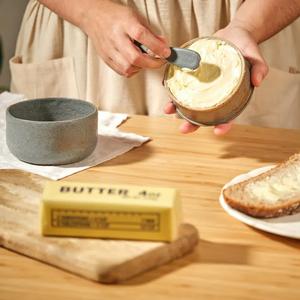 Élégant pot à beurre en forme de dôme avec couvercle à prise en main confortable, plateau de service rond, finition brillante, élégant récipient de rangement pour beurre sur le comptoir de cuisine - Product Image 6