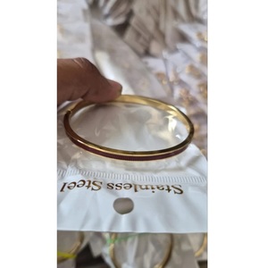 Bracelet élégant anti-ternissement en émail marron, bijou minimaliste pour femme, idéal pour le quotidien, les fêtes et le bureau – En promotion - Product Image 1