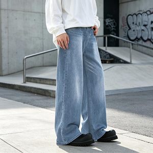 Jeans de mezclilla oversize para hombre, desgastados, de pierna ancha, estilo urbano, MOQ flexible disponible, lavado vintage, corte holgado, a la moda. - Product Image 2