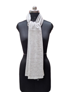 Echarpe Beige Lisa y Cómoda para Mujer, Bufanda Hecha a Mano de Lana Acrílica de 28x80 Pulgadas, Chal de Invierno de Fibra Suave para Dama - Product Image 4