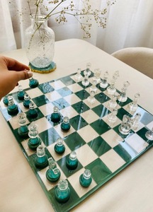 Ensemble d'échecs moderne de luxe personnalisé en résine époxy, pièces d'échecs pigmentées de haute qualité en turquoise clair, décoration pour la maison - Product Image 5