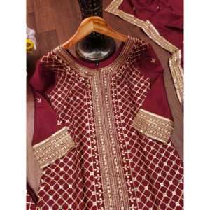 Costume Sharara brodé de créateur avec broderie de sequins pour robes de bal - Product Image 1