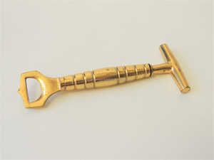 Ouvre-bouteille trapèze personnalisé de meilleure qualité en laiton et acier inoxydable pour le vin, fourniture en gros pour les mariages et les événements - Product Image 2