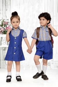 Conjunto de uniforme de verano de alta calidad para niños de escuela primaria unisex Venta al por mayor Camisas para niños Pantalones cortos para niñas de algodón - Product Image 4