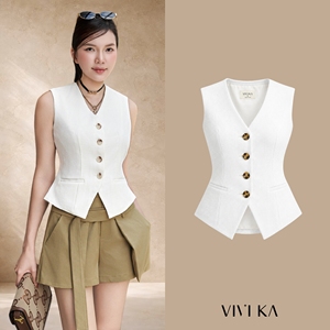เสื้อกั๊กสตรีสีขาวทรงสั้นลำลอง คอวี ตัดเย็บอย่างดี กระดุมทอง ดีไซน์หรูหรา ผ้าทอเนื้อดี ยี่ห้อ DELWYN - Product Image 1