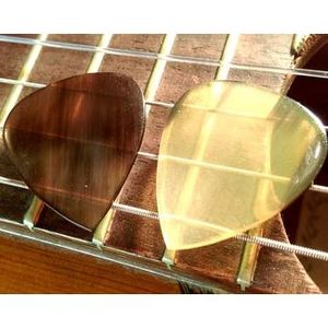 Plectres de guitare en corne de buffle de qualité supérieure, lisses, polis, faits à la main, durables, pour guitare acoustique et électrique, vente en gros - Product Image 5