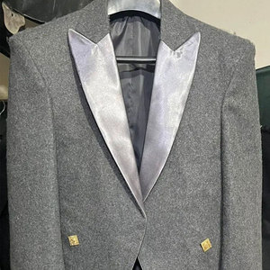 Chaqueta Prince Charlie escocesa gris hecha a mano y chaleco de 5 botones, conjunto tradicional de las Tierras Altas - Product Image 4
