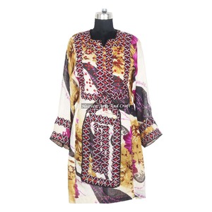 Collection artisanale de hauts/tuniques/kurtas Kuchi à imprimé floral réel, collection de robes vintage brodées à la main, style Banjara Balochi. - Product Image 6