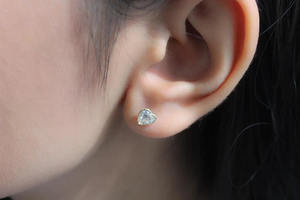 Pendientes de Diamantes de Corazón de 0.5CT de Moda al por Mayor, con Diamantes Cultivados en Laboratorio y Engaste de Bisel en Oro Puro de 14K, Regalo Elegante para Adolescentes - Product Image 6