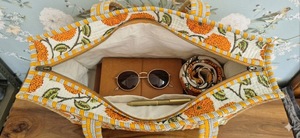 Sac fourre-tout matelassé en coton brodé floral indien Advik avec fermeture éclair, poches intérieures/extérieures 14x16 pouces, style bohème - Product Image 3